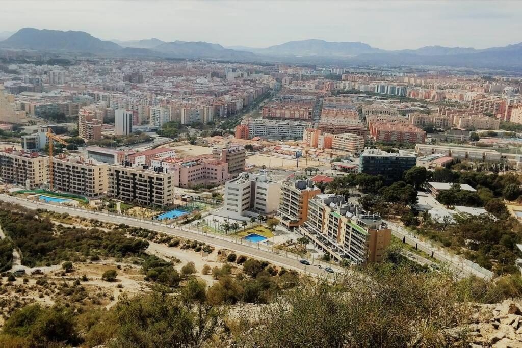 Modern Flat At Garbinet With Wifi Apartamento Alicante Exterior foto